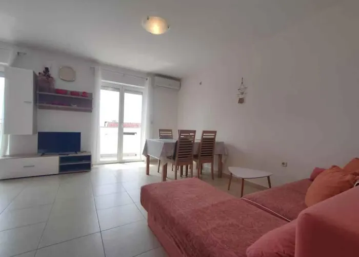 Apartamento With A - C In Krk-insel Krk 54898 Krk Town